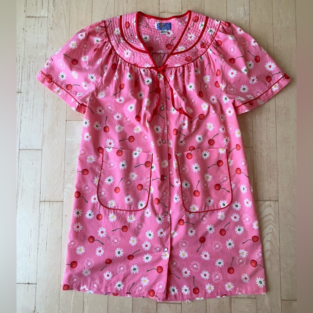 Vintage 80s Moondance Housecoat Nightgown Pink Cherry Print L/XL (labeled 3X) - Picture 3 of 15